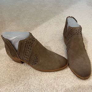 Vince Camuto Booties